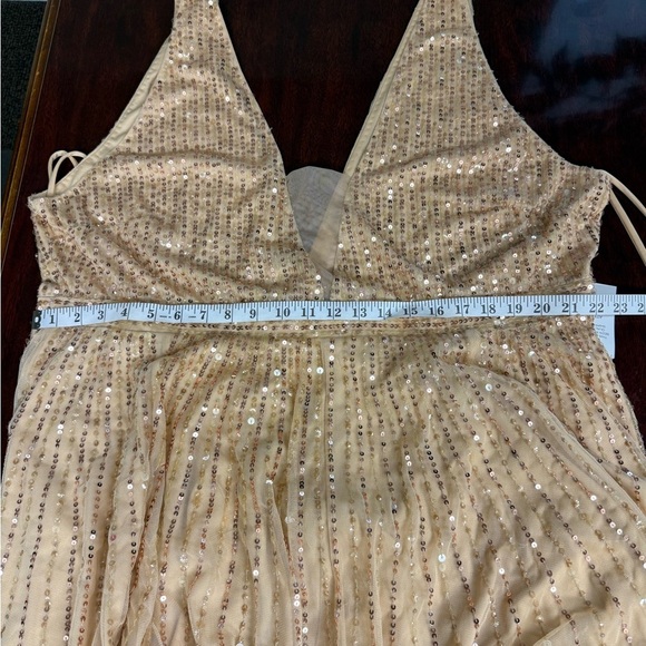 Mac Duggal Size 22 Gold 10700 Deep V-Neck Sequin Gown Maxi Prom Formal dress New - Picture 14 of 14
